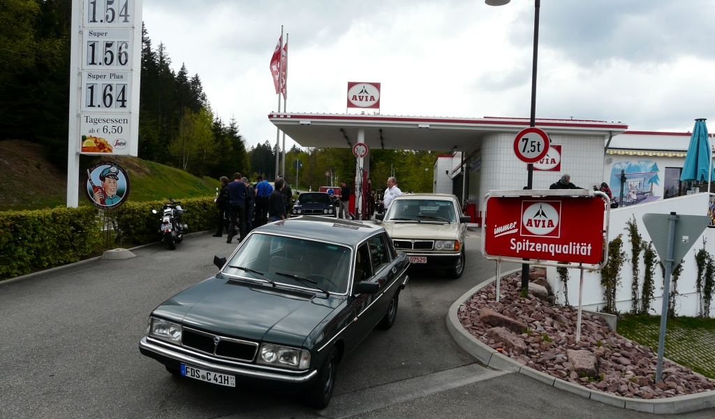 [... Bild: An der Avia Tankstelle ...]